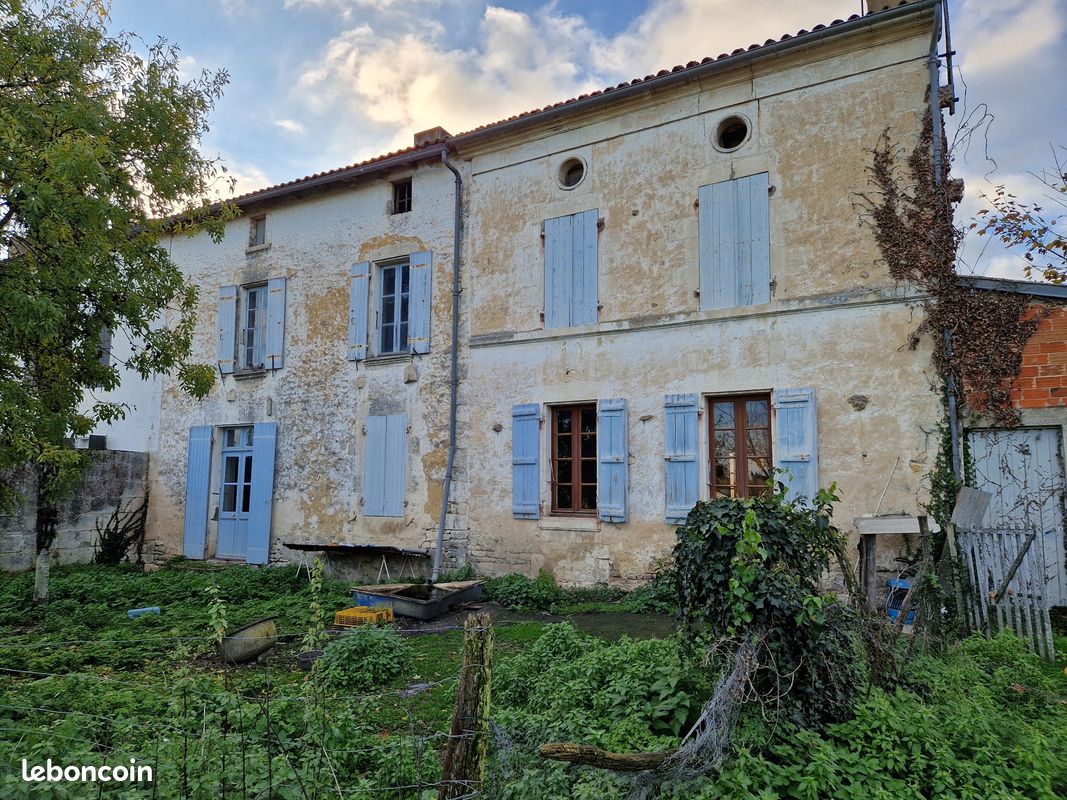 Maison 7 pièces 126 m² · à Tonnay-Boutonne · 126 m² · 140 000 €