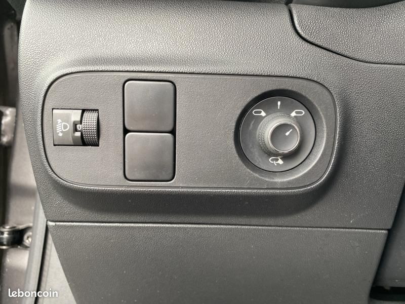 Citroen C3 1.2 PureTech 110ch S&S MAX Boite Automatique (image 14)
