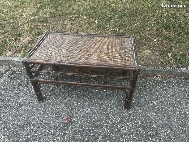 Table basse en rotin foncé – Vintage bohème (image 1)