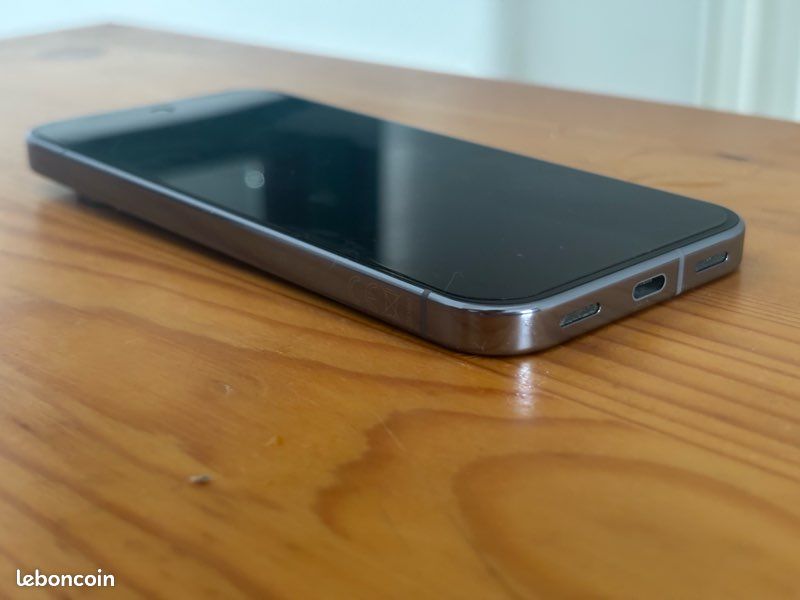 Google Pixel 10 Pro 128Go - Bleu - Désimlocké - Excellent état - 16Go RAM