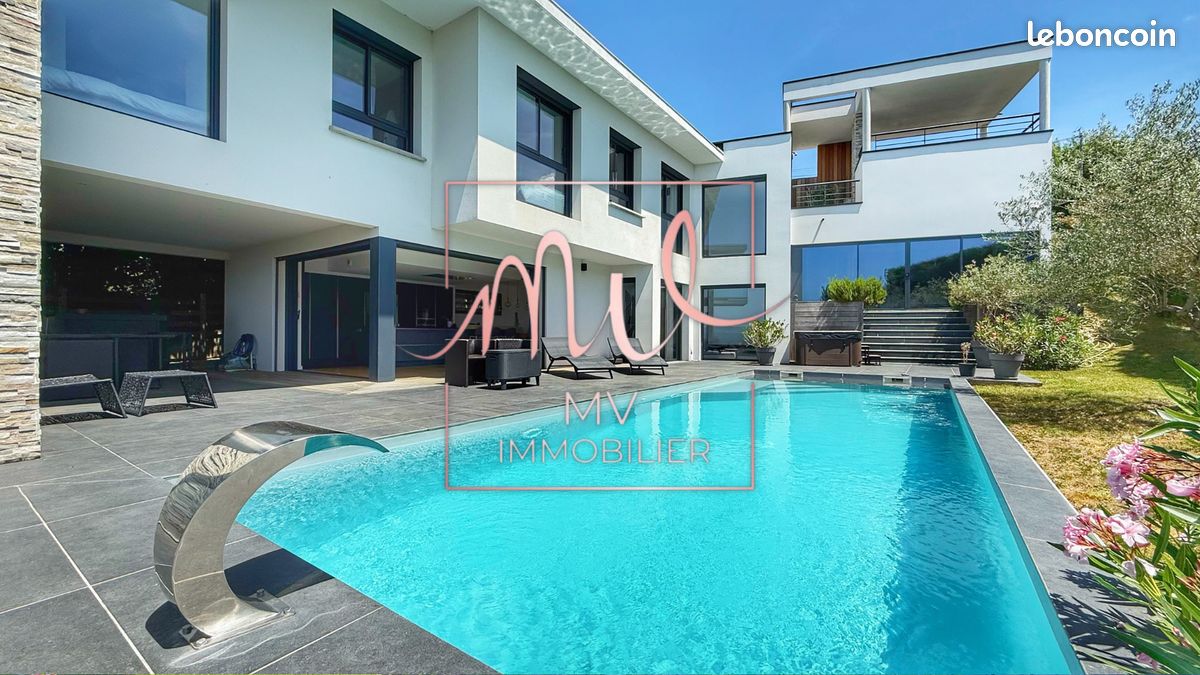 Maison 7 pièces 210 m² · à Coublevie · 210 m² · 1 130 000 €