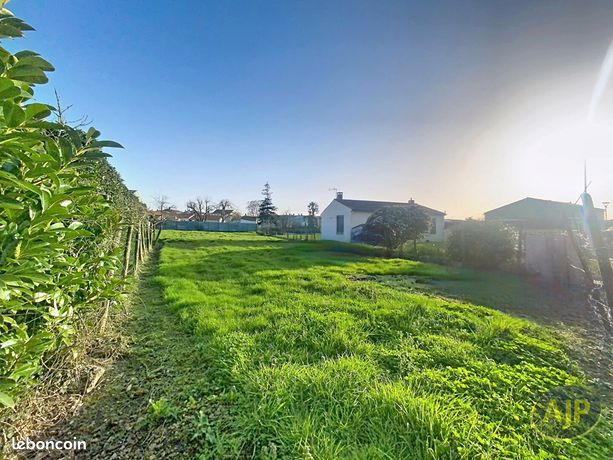 Terrain 983 m² TRIAIZE