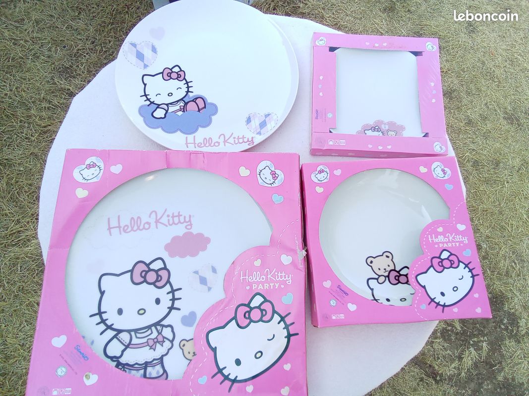 Lot de vaisselle Hello Kitty Party neuf vintage (image 16)