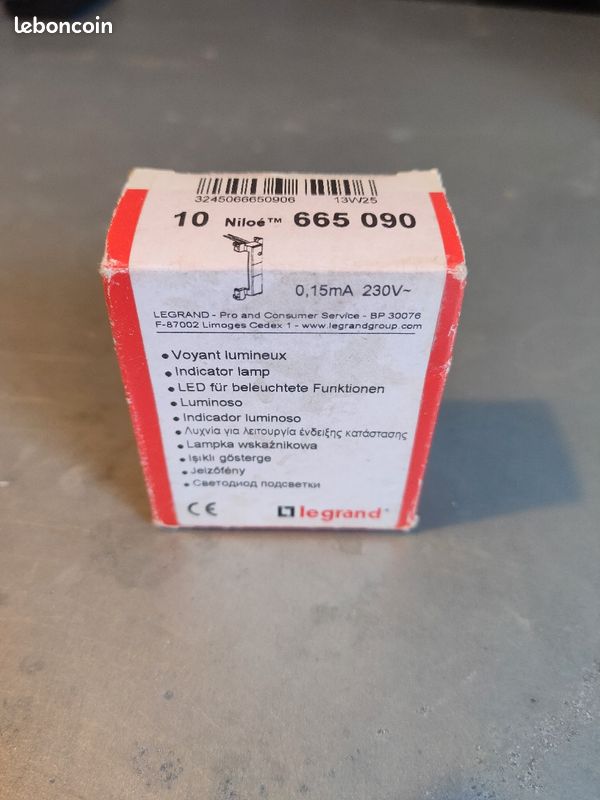 Legrand 665090 Voyant lumineux pour interrupteur bipolaire et permutateur Mosaic et Céliane, 230V, 0,15mA (image 1)