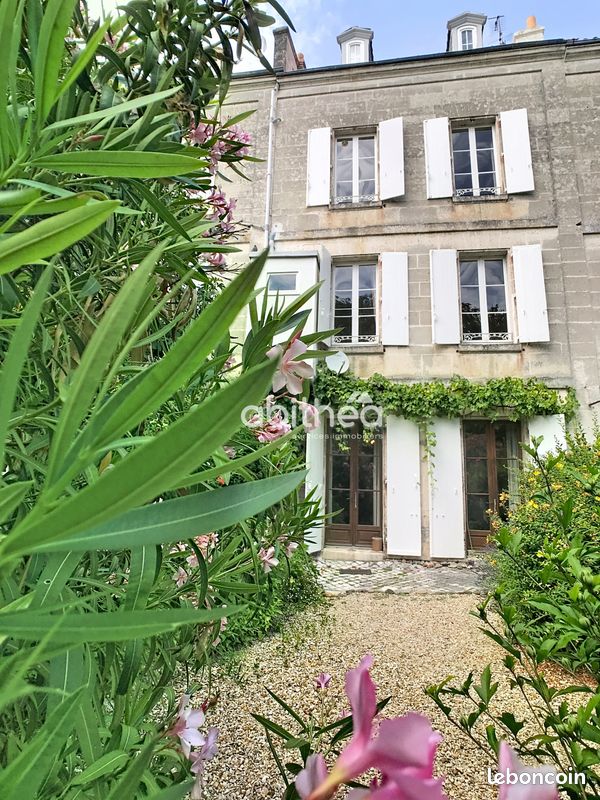 Maison 9 pièces 243 m² · à Angoulême · 243 m² · 330 750 €