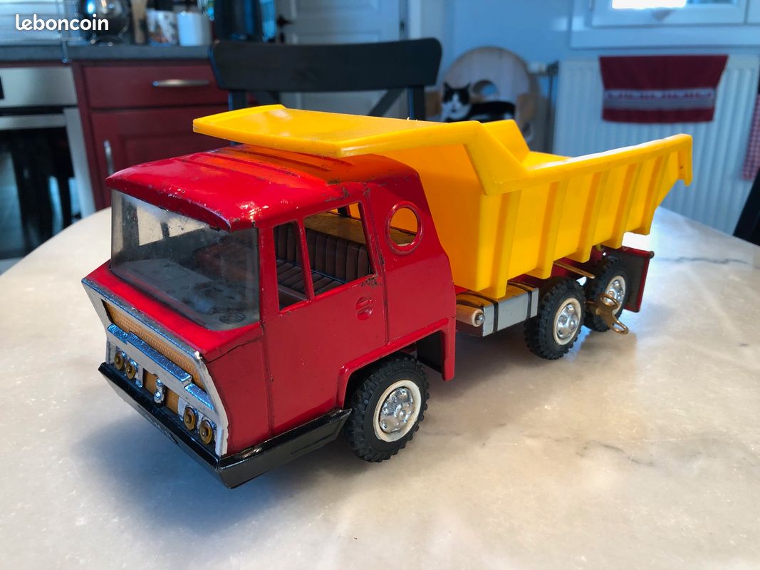 Joustra Camion Bernard Avec Benne Minier Mecanisme A Cle Sans Boite