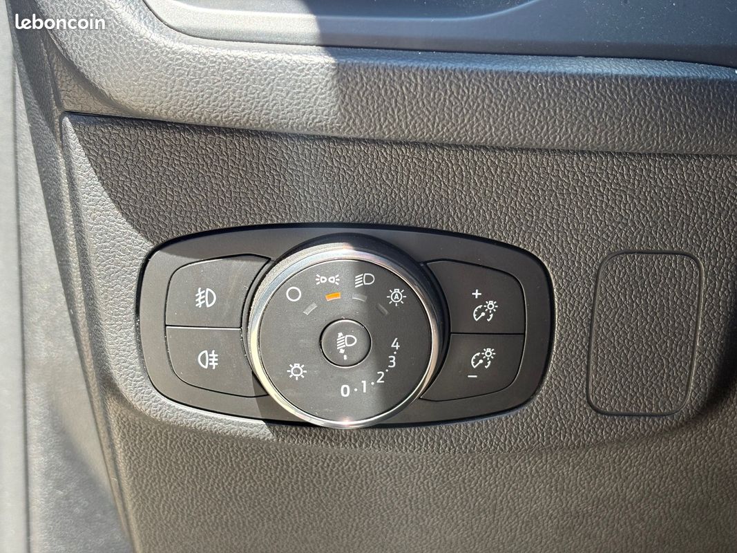 FORD FOCUS 1.0 Flexifuel 125 SS mHEV ST-Line Design / Park Assist / Caméras de recul / Sièges Chauffant / App (image 28)