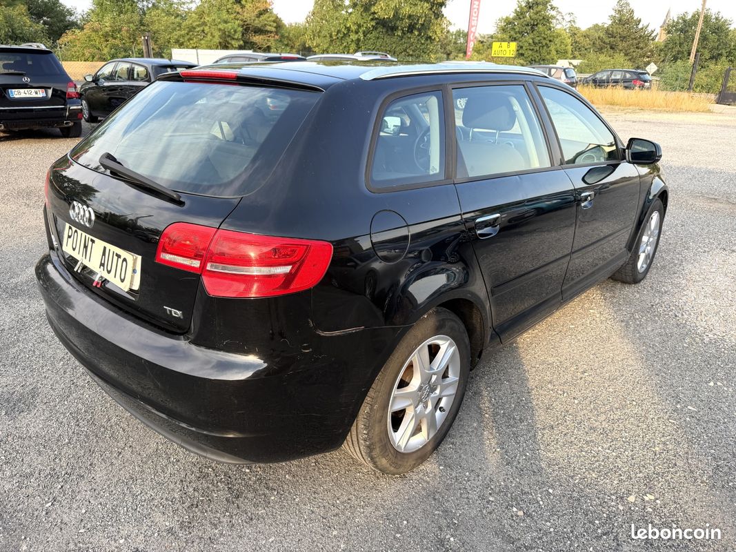 Audi A3 1.6 TDI 105 CH AMBIENTE (image 2)