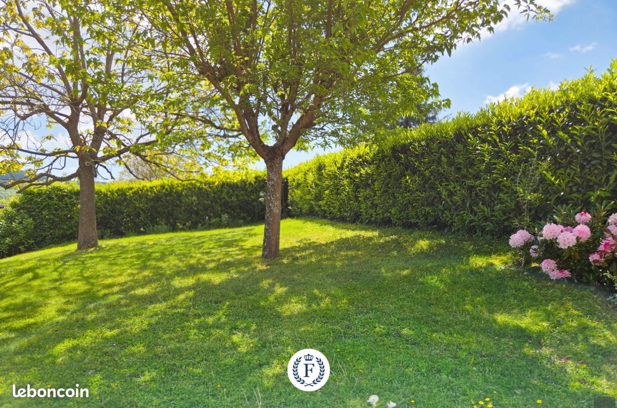 Maison 7 pièces 163 m² · à Deux-Grosnes · 163 m² · 239 000 €