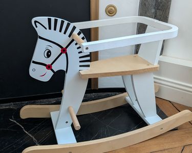 Cheval Bois Poignées Repose-pieds Cheval à Bascule Zèbre HOMCOM En Bois - Jeu Sécurisé Avec Poignées, Repose-Pieds Et Anneau De Sécurité