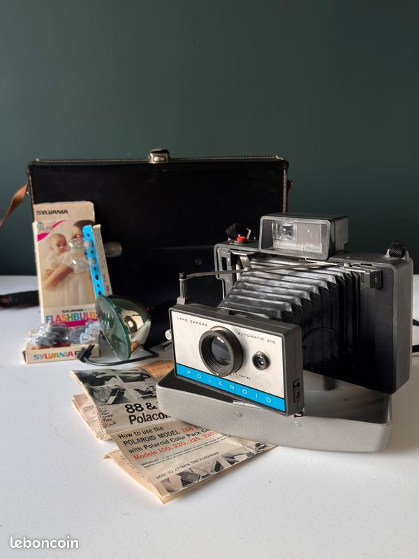 Polaroid 210 | SCORE! My sweet new camera! I know you are je Polaroid 210 | SCORE! My sweet new camera! I know you are je