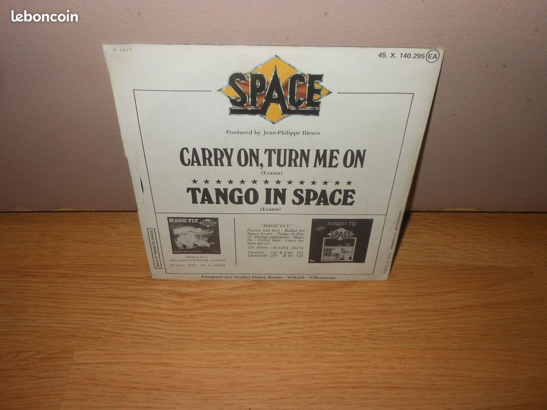 Vinyle 45 tours SPACE "Carry on, turn me on - tango in space" (image 2)