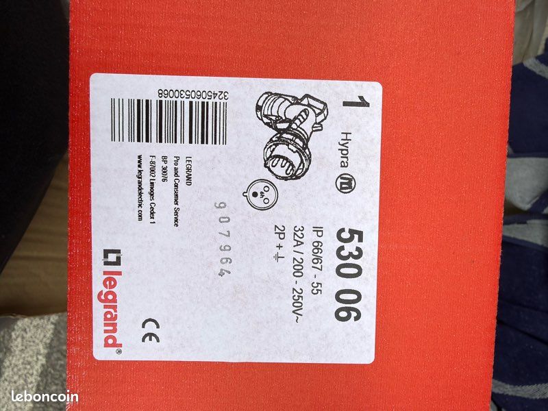 Fiche coudée Hypra - IP66/67-55 - 32 A - 200/250 V~ - 2P+T (image 3)