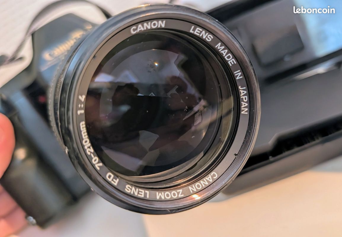 Lot Canon T90 + Objectif Canon nFD 70-210mm f/4 + Accessoires (image 6)