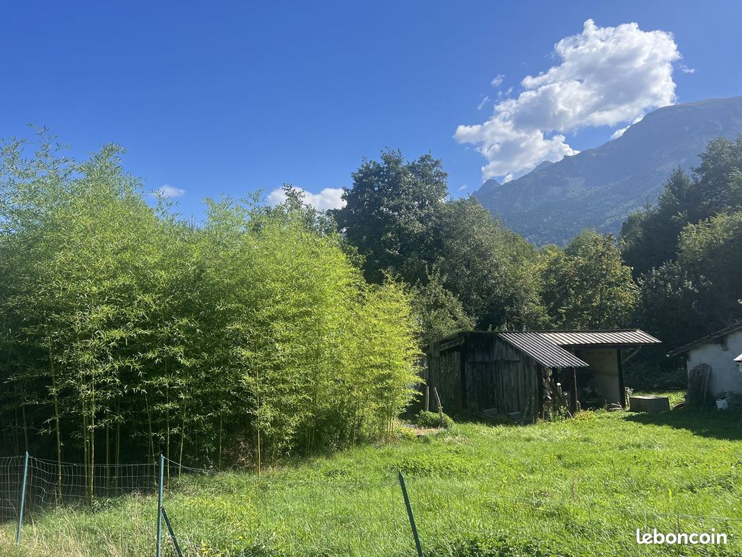 Terrain 800 m² · à Saint-Martin-d'Uriage · 190 000 €