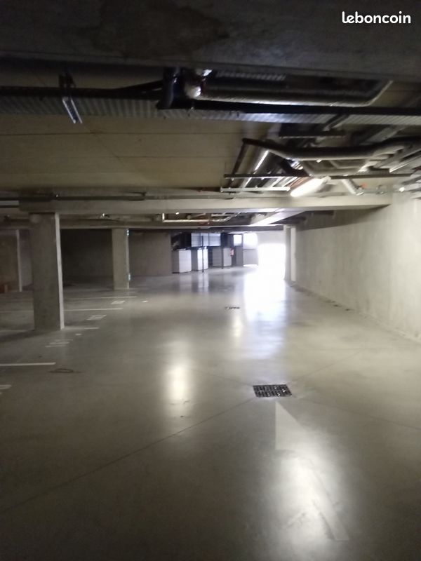 Parking/box Reims · 70 €/mois