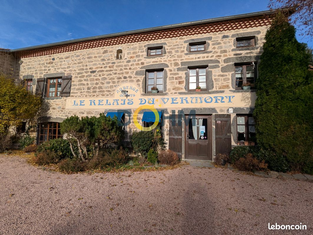 Maison 9 pièces 310 m² · à Baffie · 310 m² · 399 000 €