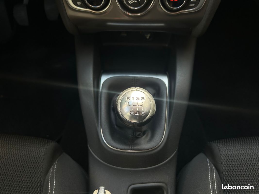 CITROEN C4 C4 PureTech 130 SS BVM6 Shine / Apple Carplay (image 22)