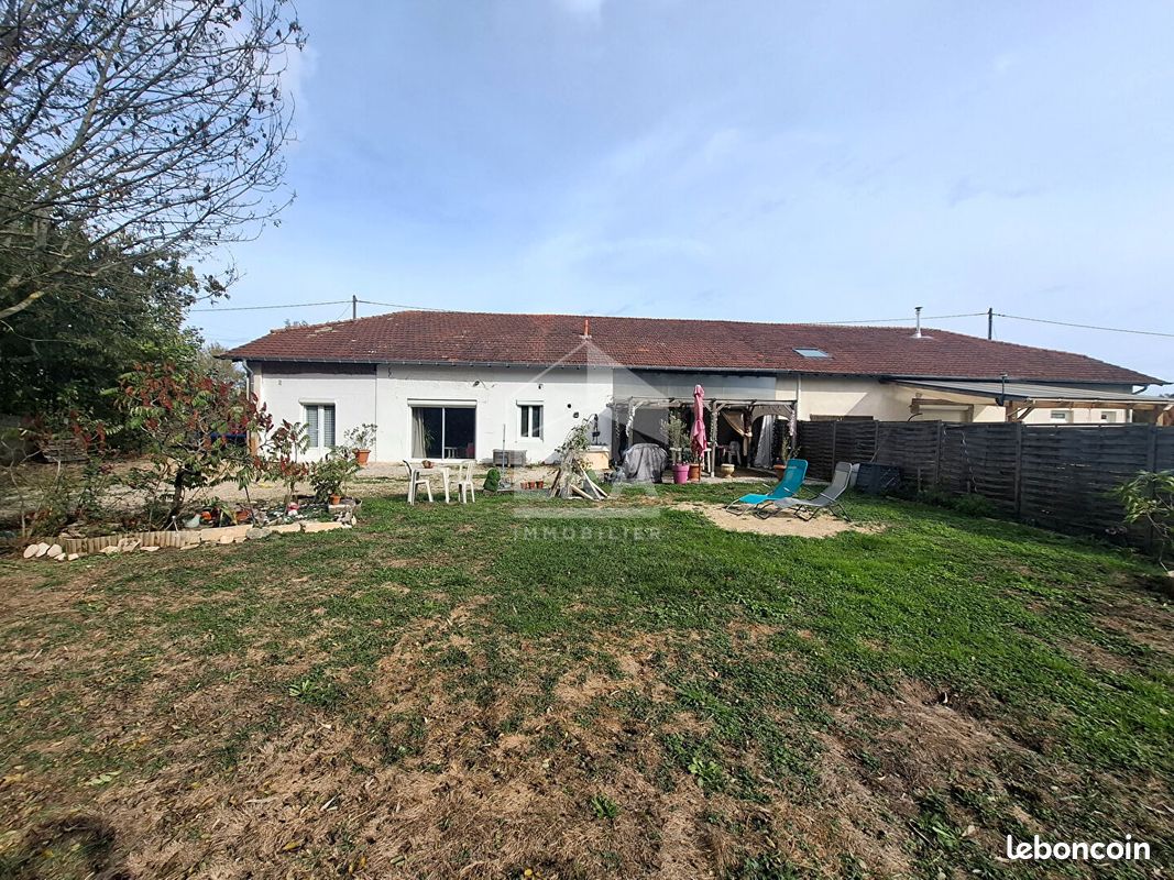 Maison 4 pièces 102 m² · à Montrevel-en-Bresse · 102 m² · 199 000 €