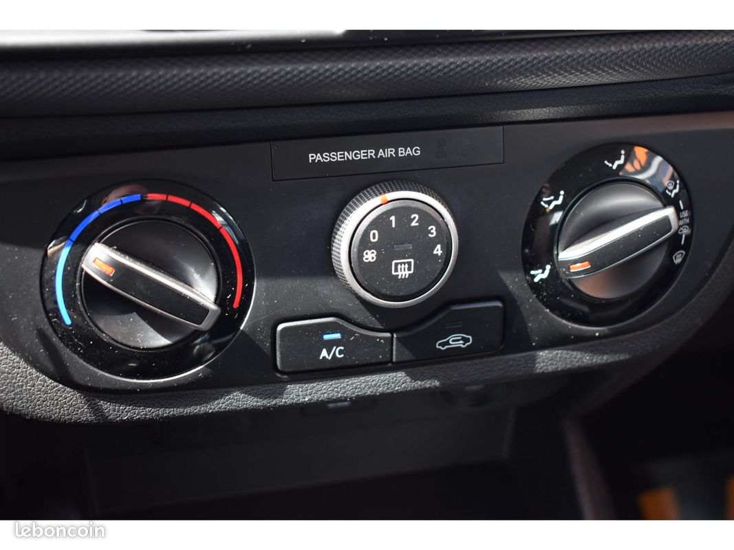 HYUNDAI I10 1.0 BVM Intuitive (image 12)