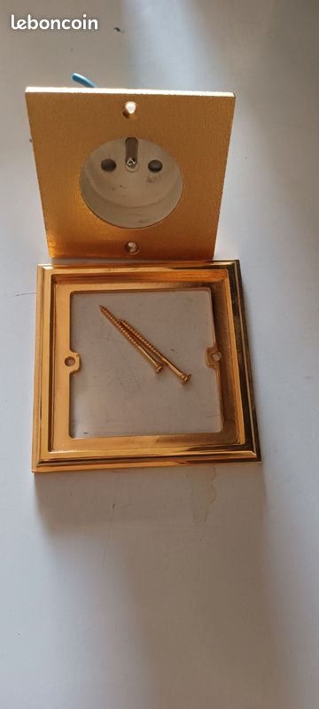 Prise électrique (image 2)