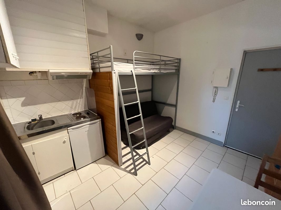 Appartement 1 pièce 18 m² · à Bergerac · 18 m² · 335 €