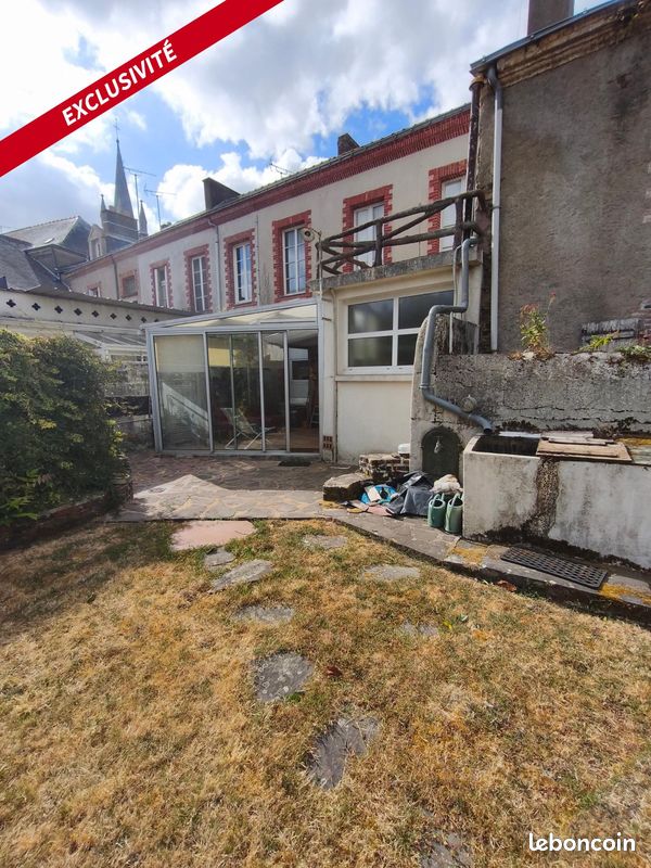 Maison 6 pièces 145 m² · à Ombrée d'Anjou · 145 m² · 111 000 €