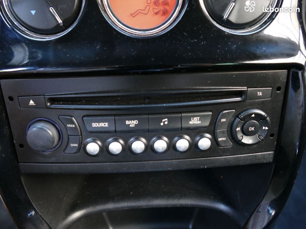 Citroen ds3 cabriolet 1.6 e-hdi 90 so chic etg6 (image 18)