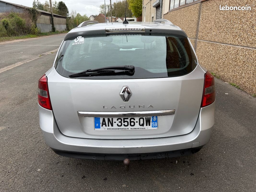 RENAULT LAGUNA III 2.0 dCi 150 Dynamique (image 4)