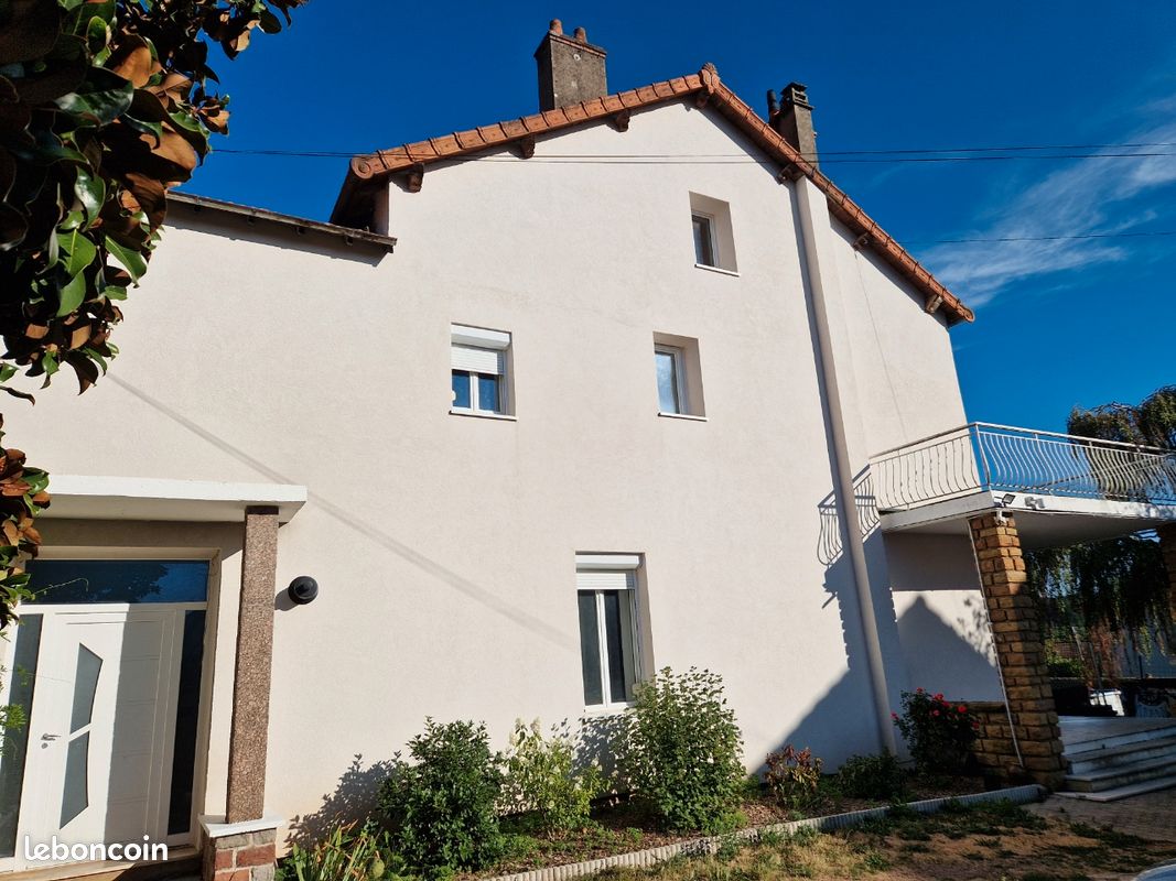 Maison 10 pièces 300 m² · à Chauffailles · 300 m² · 325 000 €