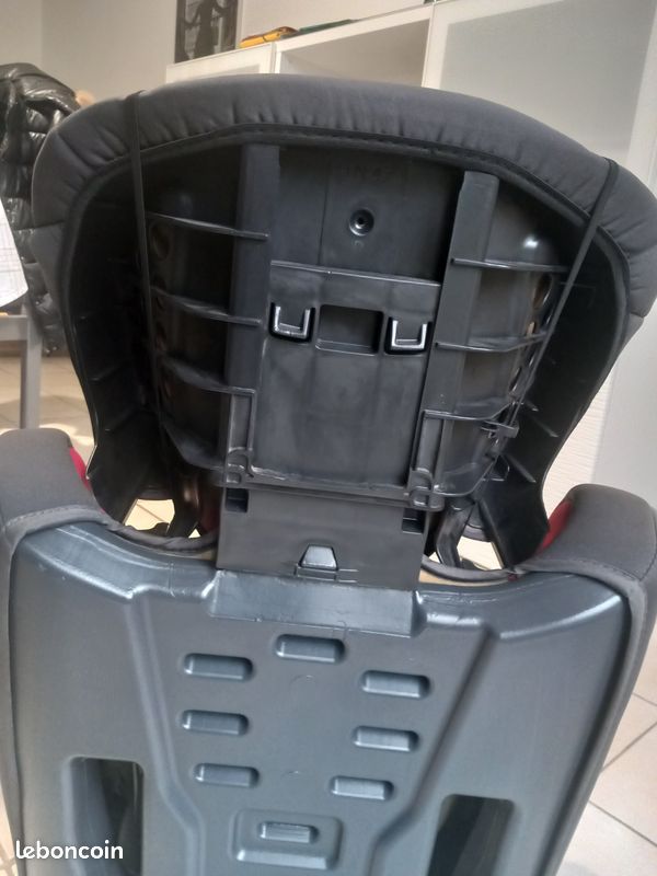 Siège auto enfant ave tablette (image 1)