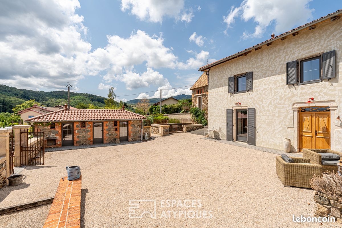 Maison 8 pièces 264 m² · à Le Perréon · 264 m² · 749 000 €