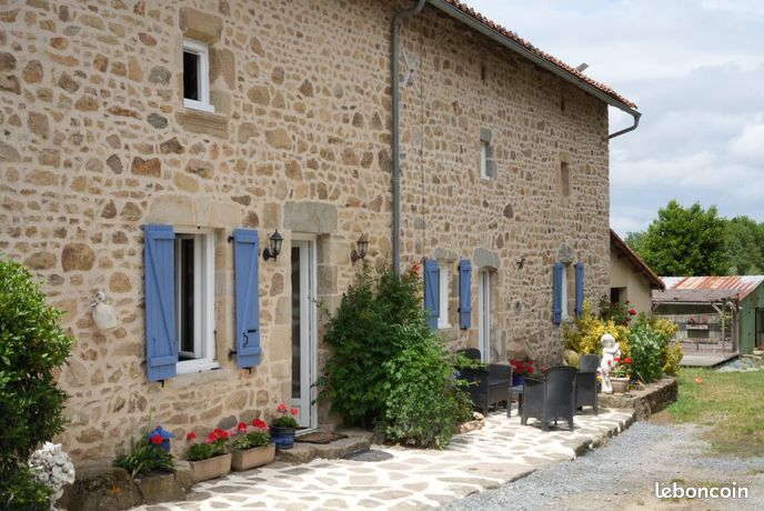 Maison en pierre 170 m² à Rancon – 3 chambres, garage fermé, panneaux solaires