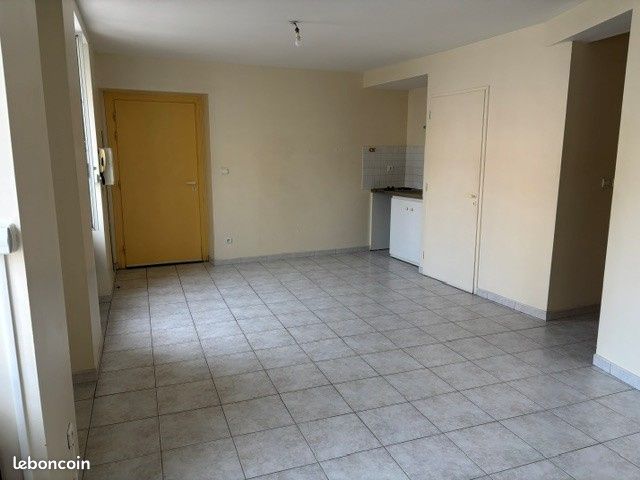 Appartement 1 pièce 36 m² · à Pierrelatte · 36 m² · 450 €/mois