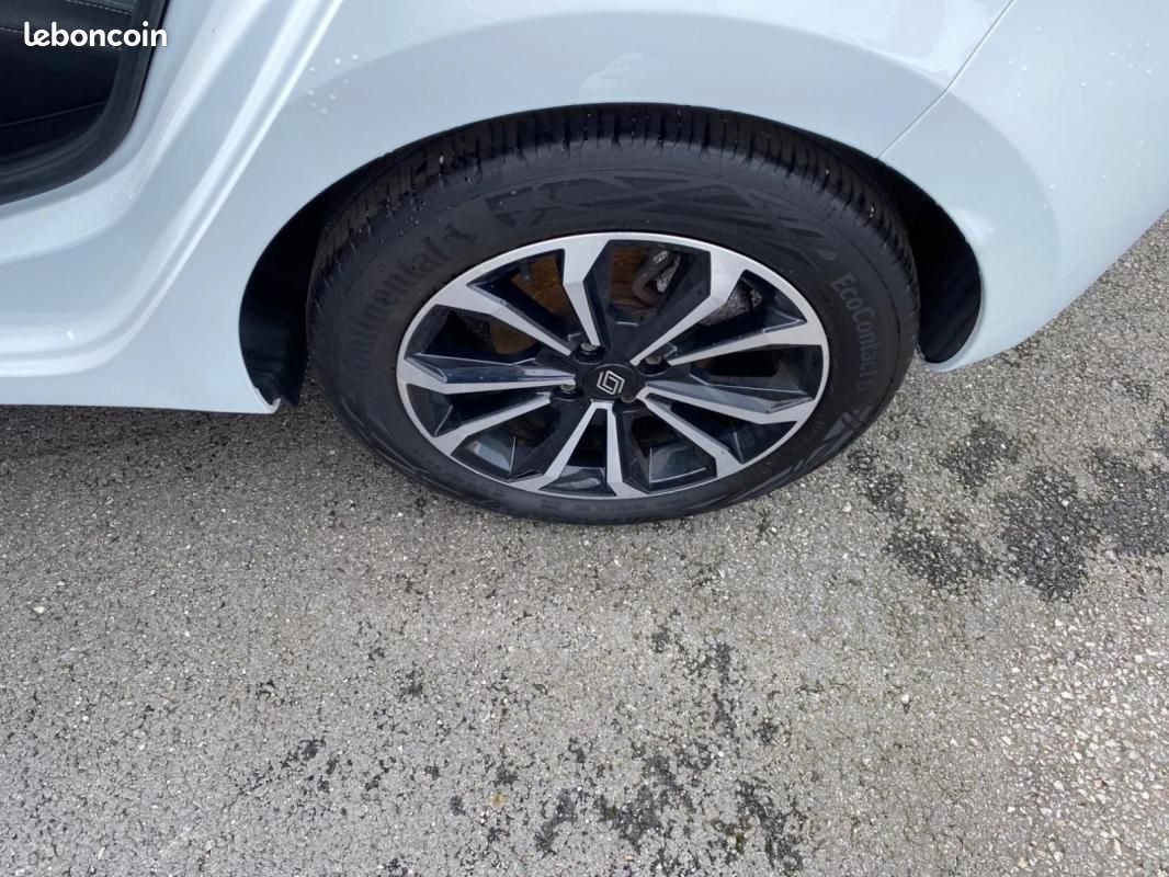Renault Clio V E-Tech full hybrid 145 ch GSR2 Techno (image 14)