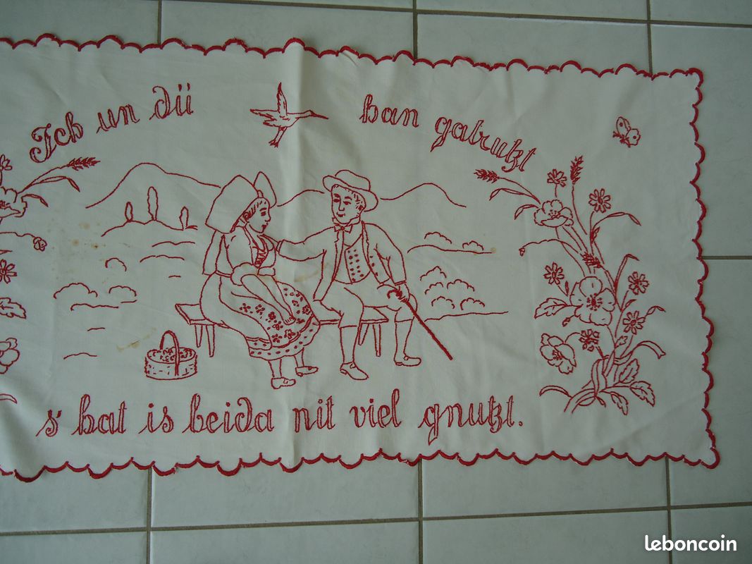 Napperon mural broderie alsaciens sur un banc linge ancien (image 2)