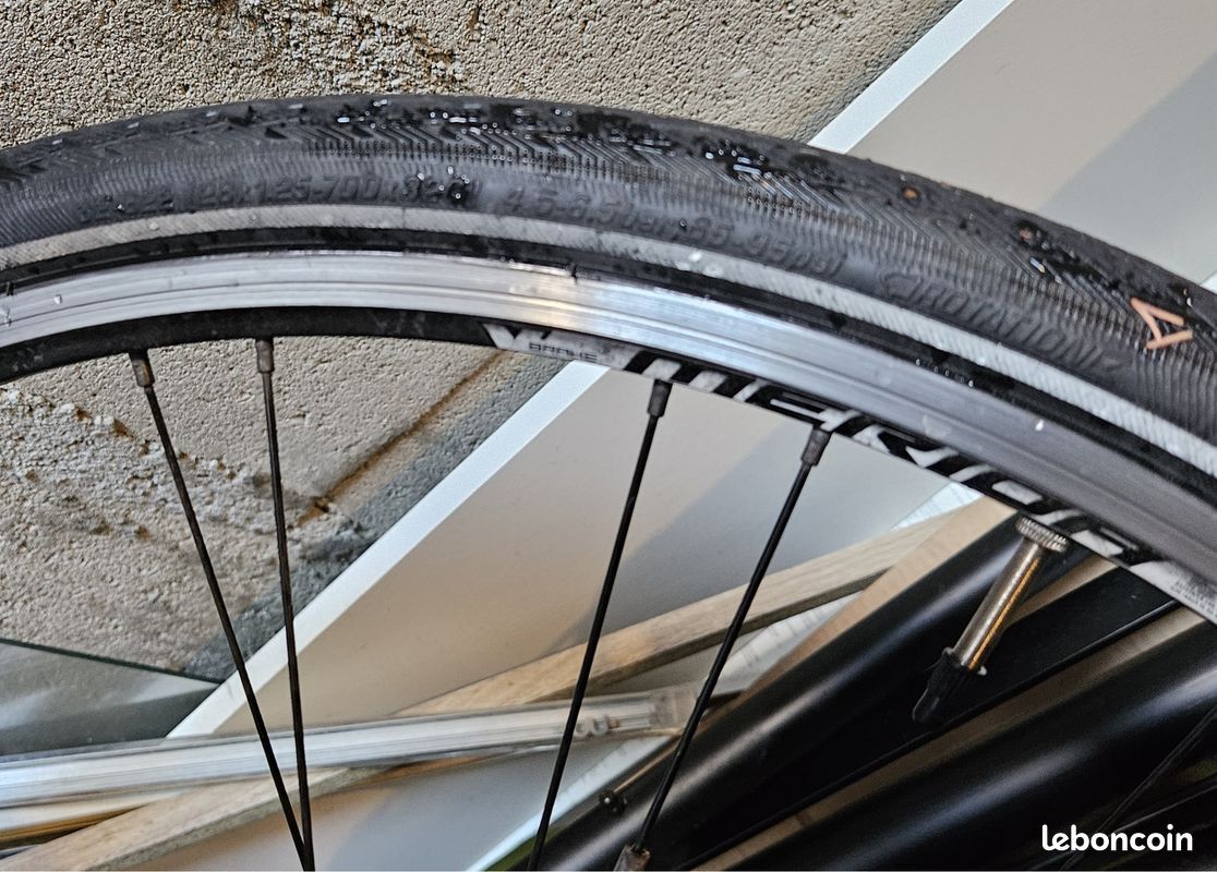 Vélo Merida Speeder T2 – Cadre alu , Shimano, pneus Schwalbe Marathon (image 14)