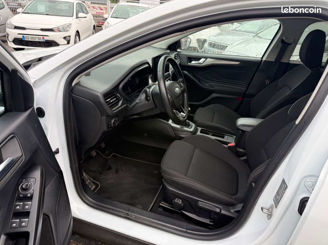 FORD Focus Berline FORD Focus IV Break 1.0 SCTi 12V EcoBoost Flexifuel mHEV 125 cv Active vendu en l'état sans garantie ni recours condition marchand sans contrôle technique (image 12)