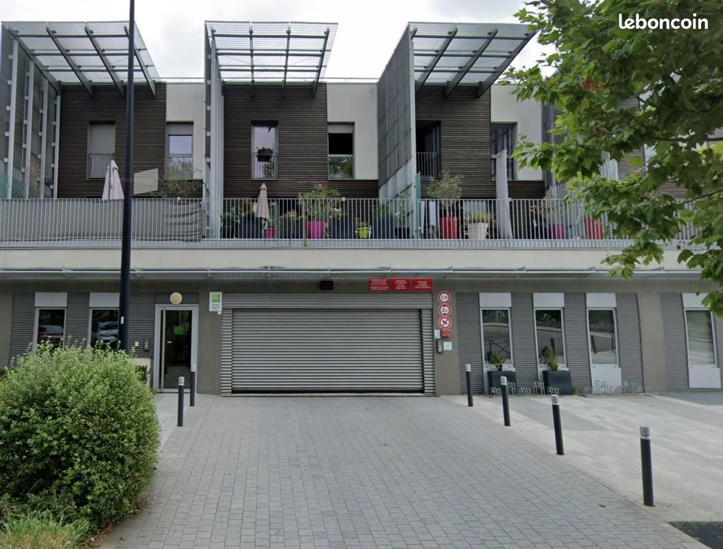 Parking 14 m² · à Guyancourt · 14 m² · 14 900 €