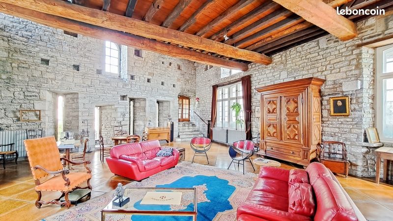 Maison 7 pièces 293 m² · à Sauveterre-de-Béarn · 293 m² · 483 000 €