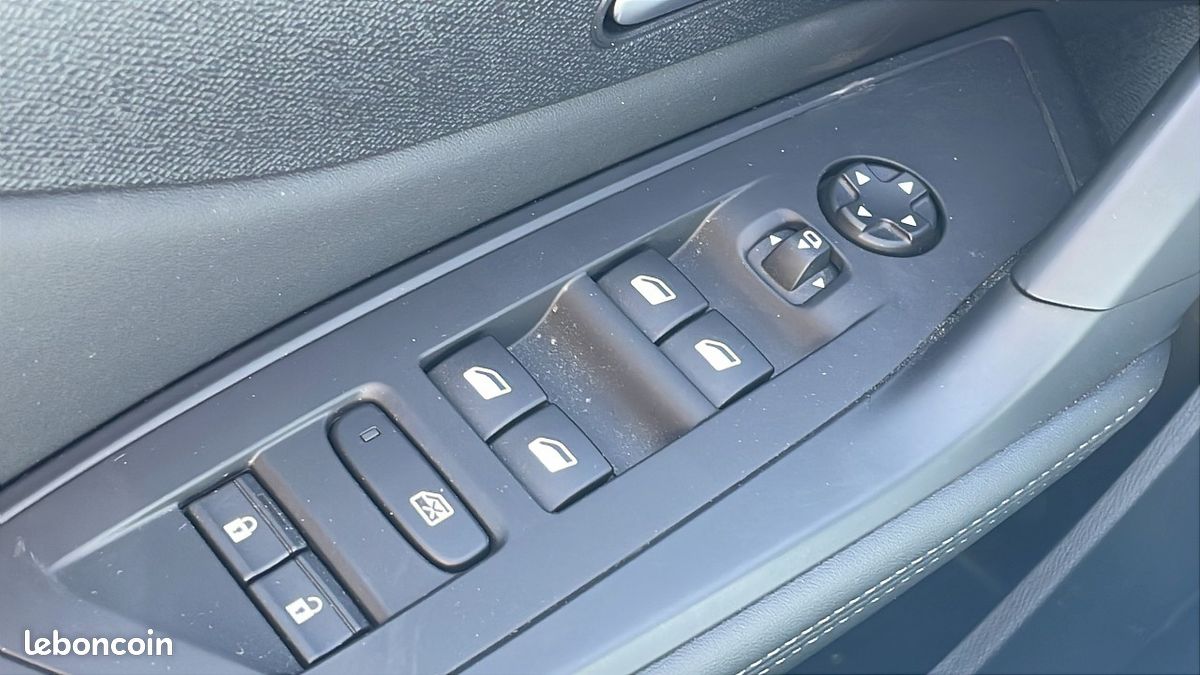 Peugeot 408 PHEV 225CH ALLURE PACK E-EAT8 (image 18)