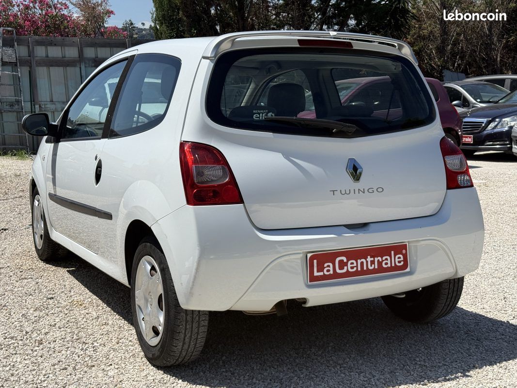 Renault twingo ii 1.2 75 authentique 2010 (image 6)