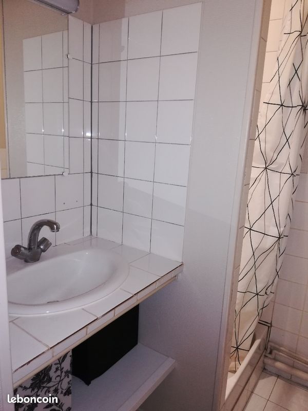 Location studio meublé - Saintes 17100 (image principale 6)