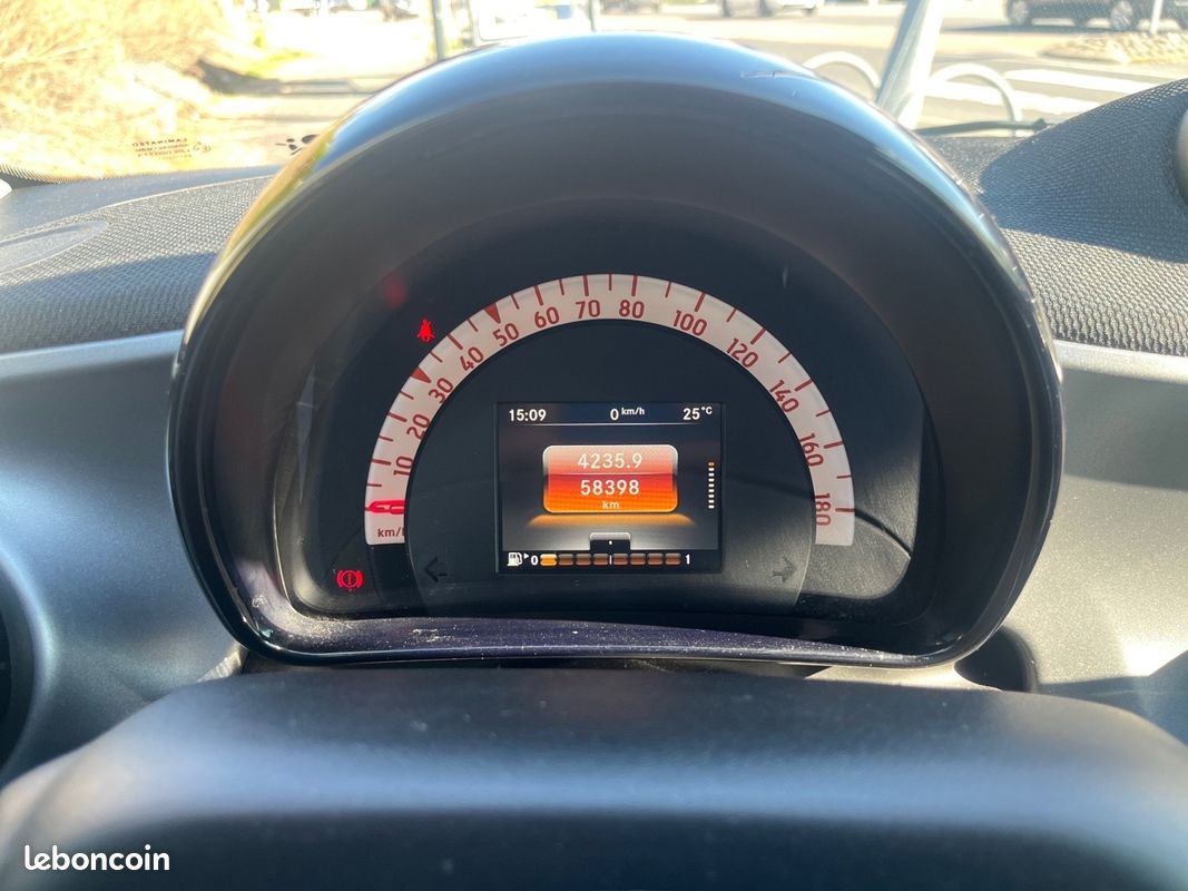 SMART FORFOUR 0.9 90 ch SS Passion Toit pano Clim Garantie 12 Mois (image 11)