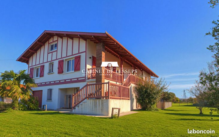 Maison 7 pièces 243 m²