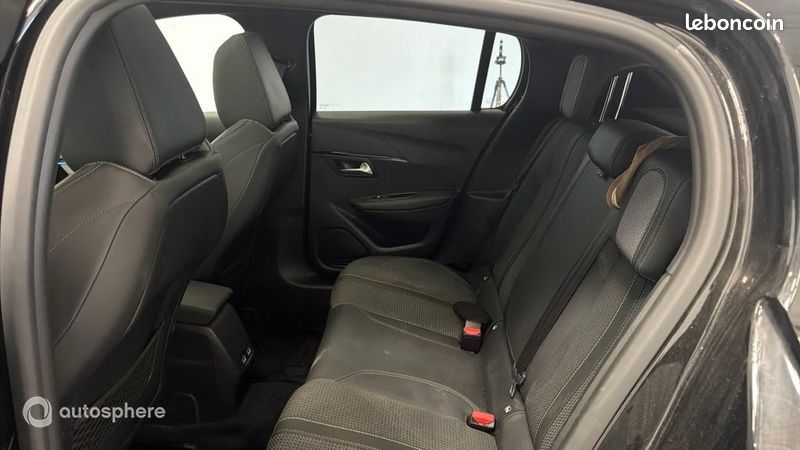 Peugeot 208 e-208 136ch GT (image 13)