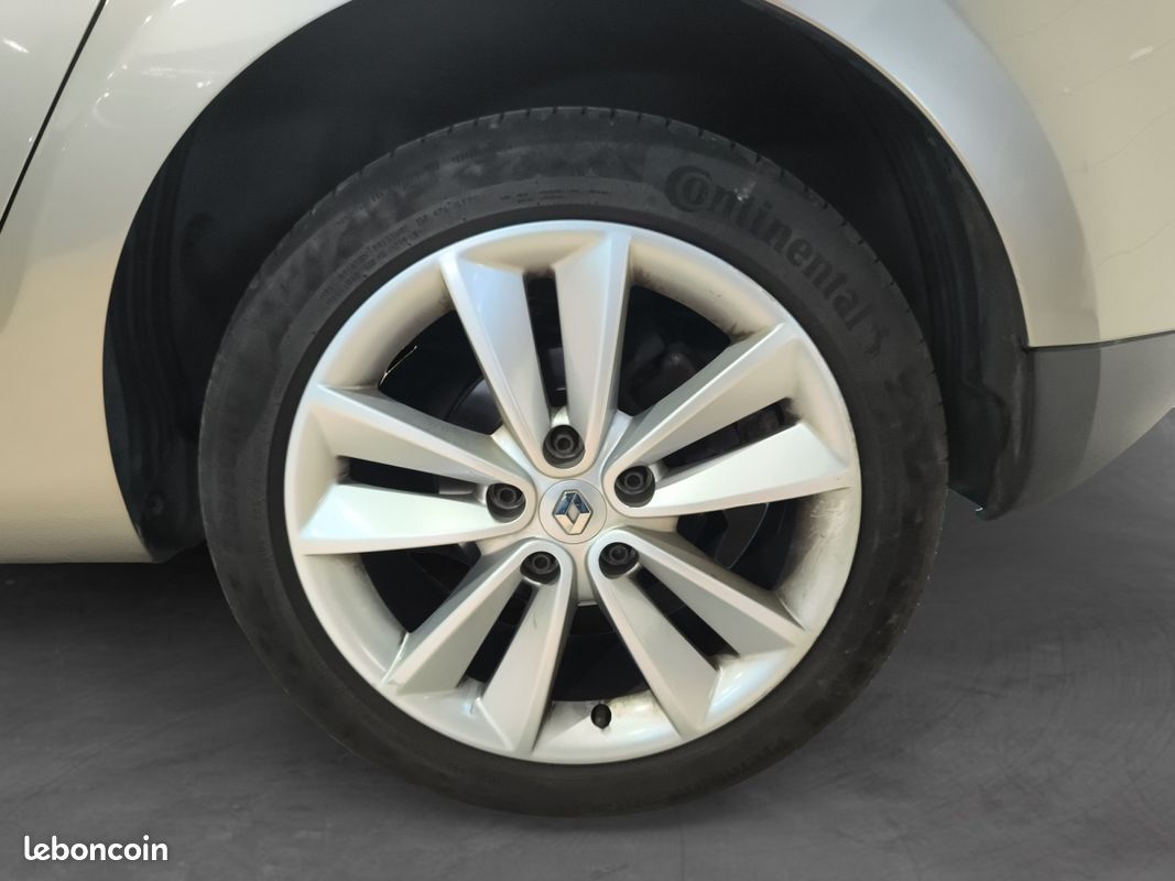 RENAULT MEGANE III BERLINE,CINQ PORTES 2.0 16V 140 PRIVILEGE BOITE AUTOMATIQUE 140Ch Garantie 12 mois (image 18)