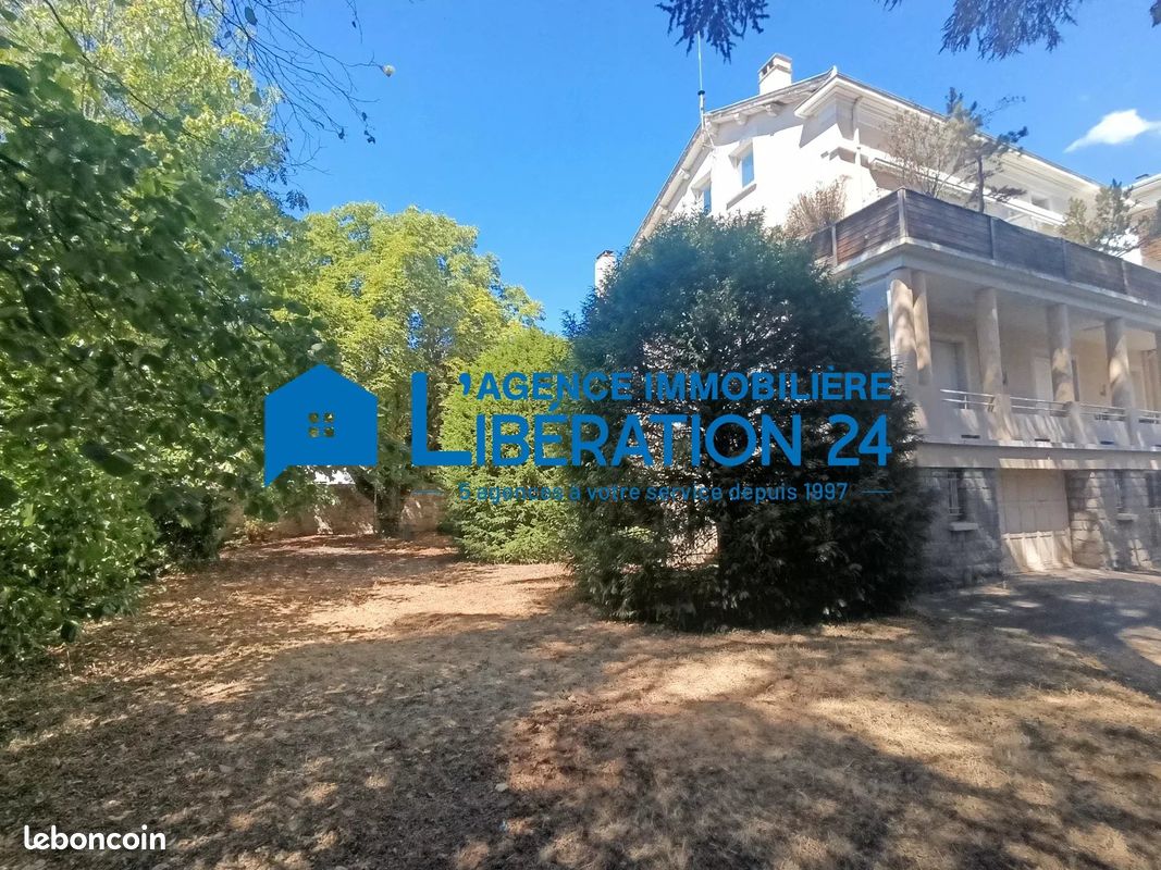 Maison 12 pièces 500 m² · à Saint-Étienne · 500 m² · 830 000 €