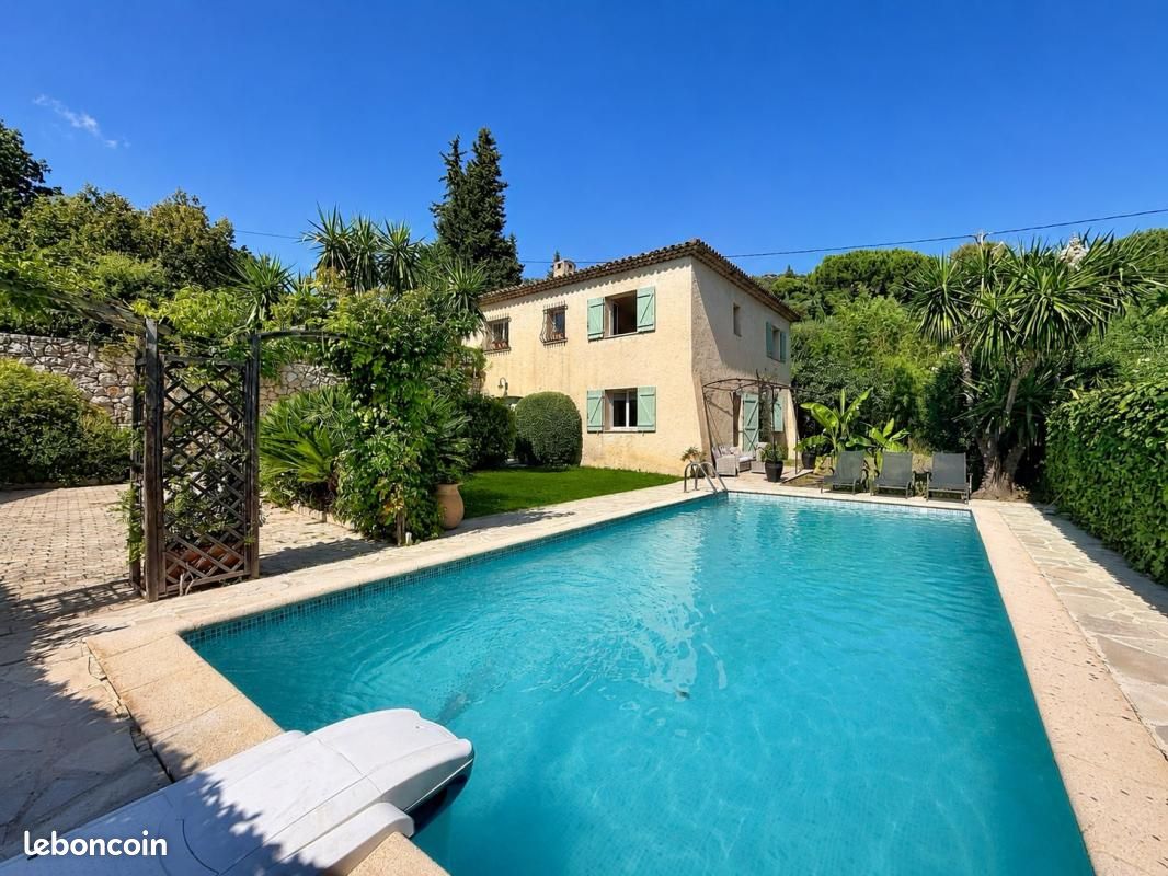 Maison 7 pièces 210 m² · à Grasse · 210 m² · 849 000 €
