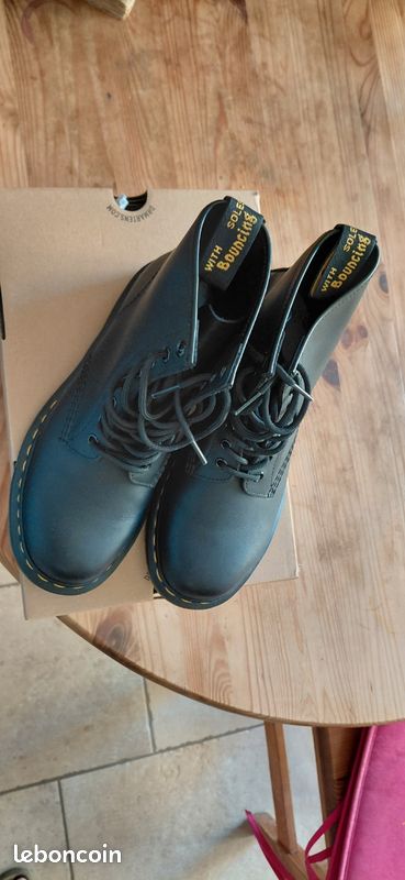 Dr. MARTENS neuves taille 39 (image 1)